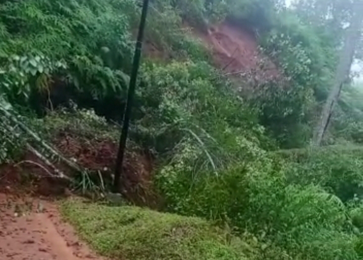 Cianjur Dikepung Bencana, Warungkondang Puting Beliung, Sukanagara Tanah Longsor, Cidaun Sungai Cidamar Melua 