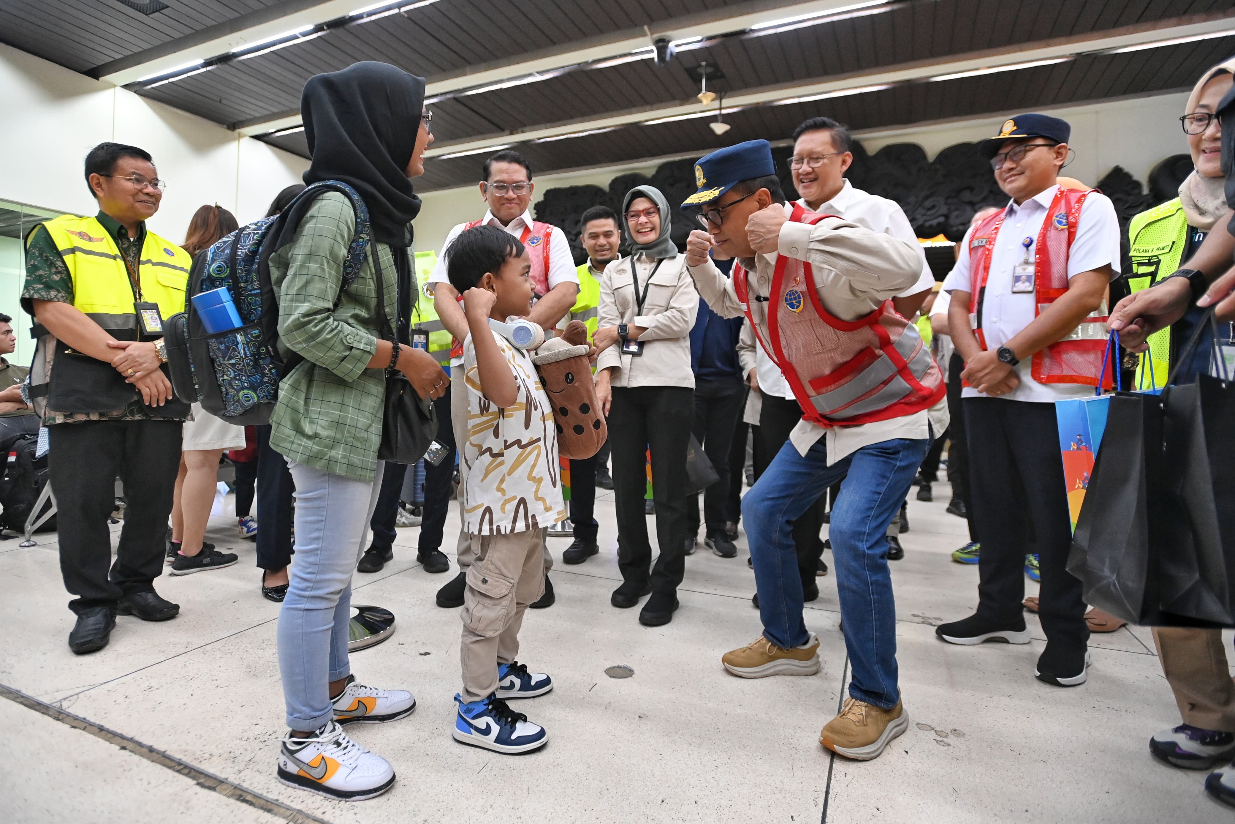 Menhub Cek Pergerakan Penumpang dan Pesawat di Bandara Soekarno-Hatta pada Arus Balik