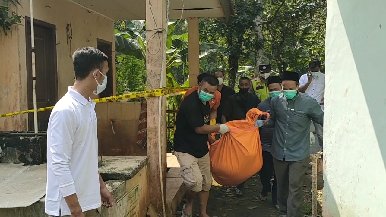Guru Ngaji di Cianjur Ditemukan Tak Bernyawa di Toilet Masjid