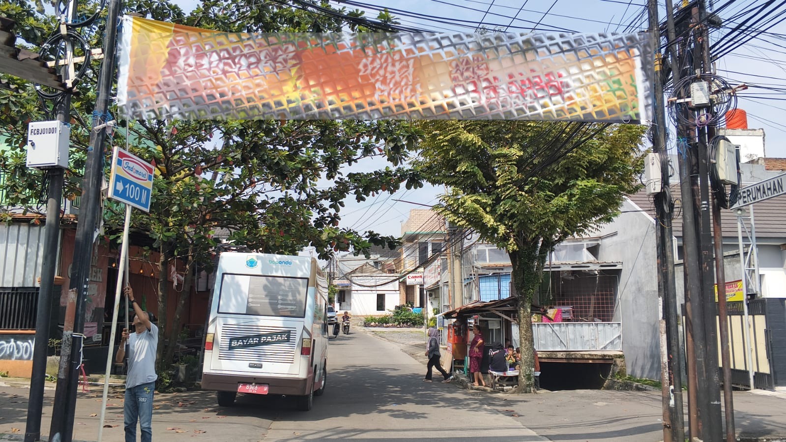 Bapenda Cianjur Tertibkan Reklame Ilegal di Empat Kecamatan 