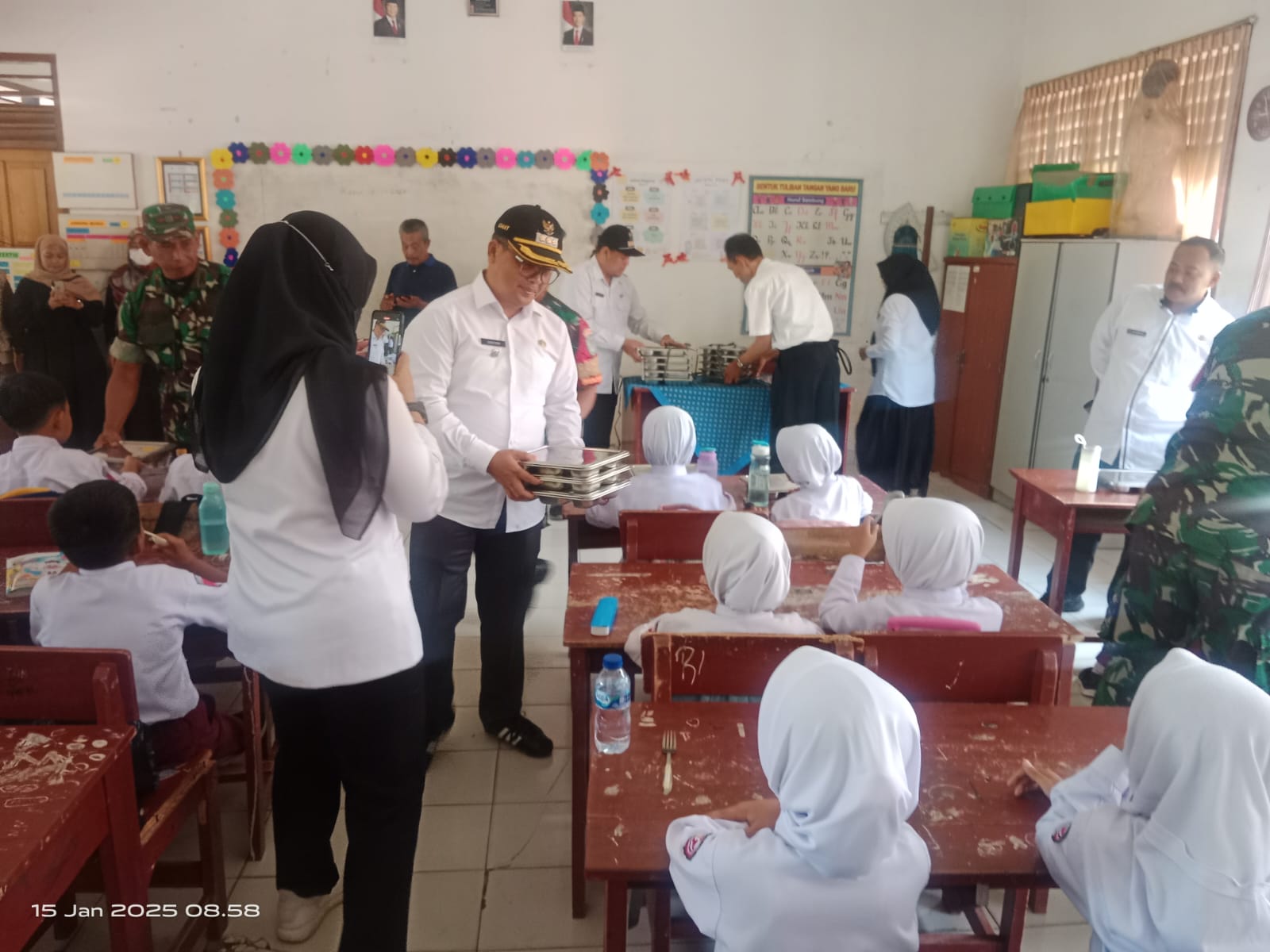 Sepekan Lebih Berjalan, Program MBG di Kecamatan Sukaluyu Cianjur Menyasar 2.700 Siswa