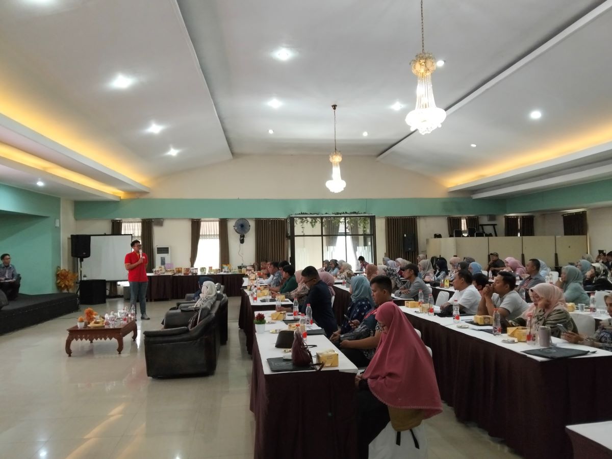 Diskumdagin Cianjur Pertemukan Pelaku UMKM dengan Opteker Perbankan dan Retail Modern