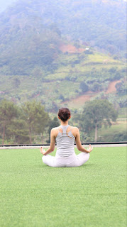 Harmoni Alam dan Jiwa: Eksklusif “Yoga Pagi”  di Grand Aston Puncak Hotel & Resort