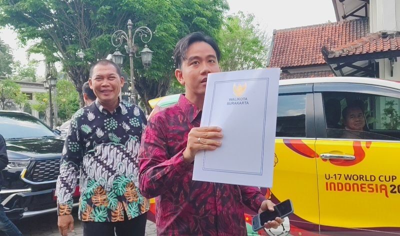 Gibran Serahkan Surat Pengunduran Diri ke DPRD Kota Surakarta