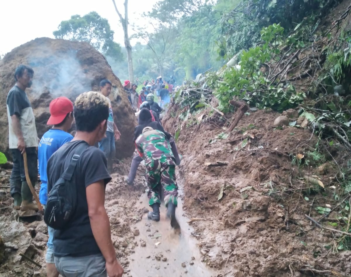 Longsor di Tanjakan Bantaracap Naringgul Cianjur, Begini Kondisinya