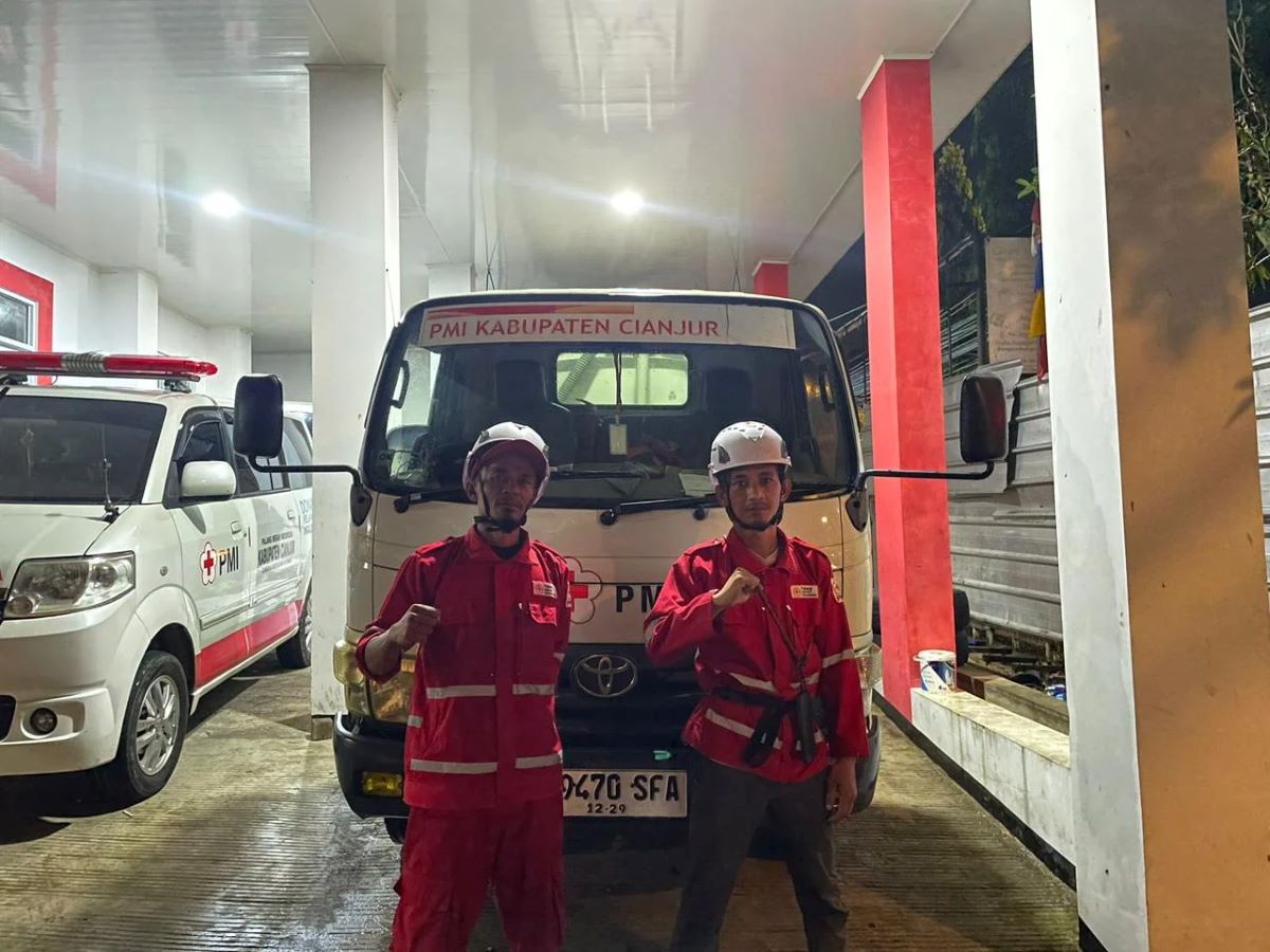 PMI Cianjur Kirim Relawan dan Mobil Tangki Air ke Sumatera Barat