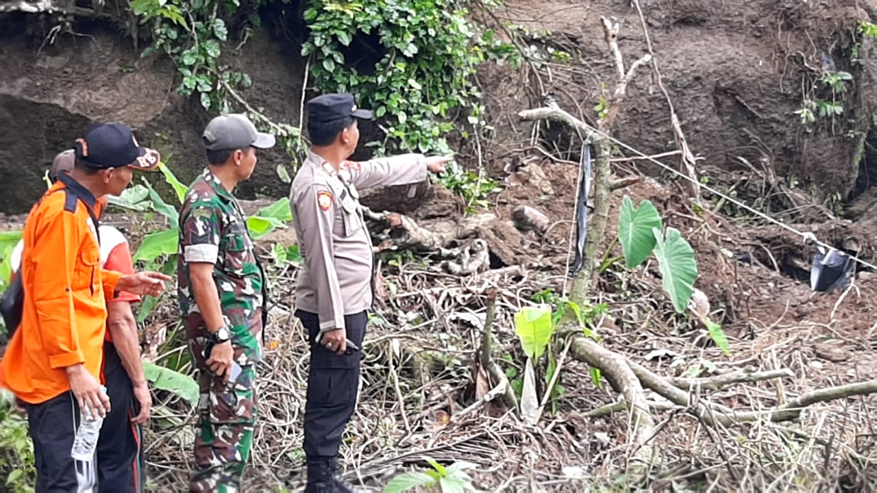 Seorang Anak Meninggal Dunia Tertimbun Longsor di Cidaun Cianjur, Begini Kronologinya