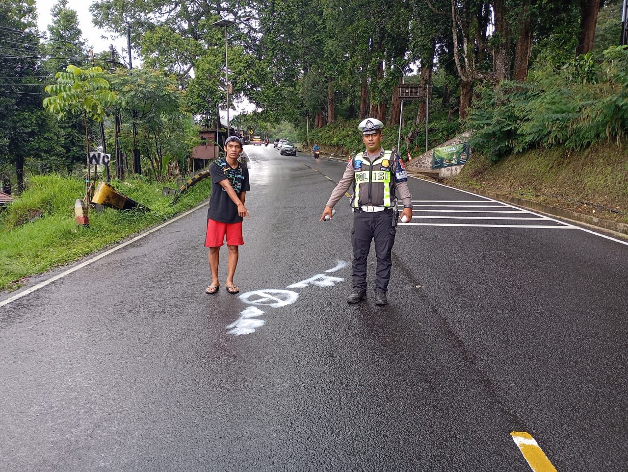 Truk Tabrak Motor di Ciloto Cianjur, Pemotor Luka Berat 