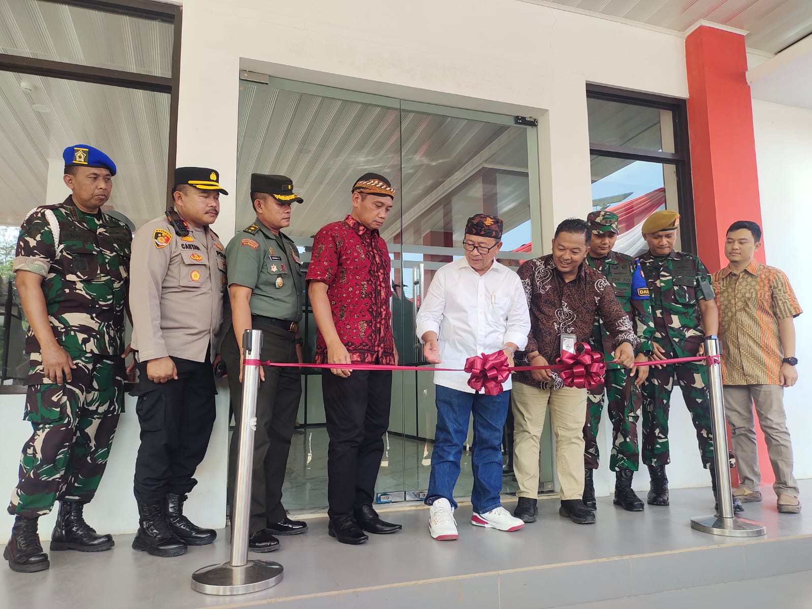 Bupati Herman Suherman Resmikan Gedung KPU Cianjur 