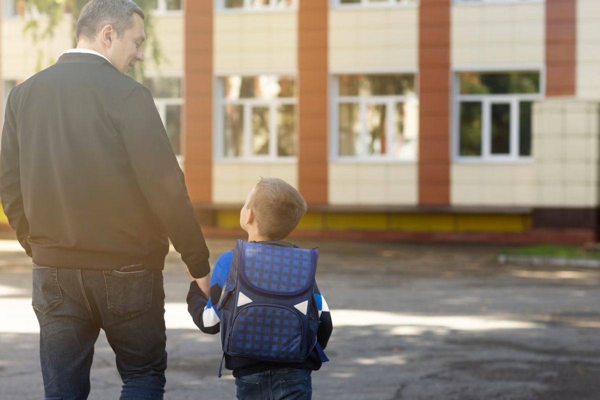 DPPKBP3A Cianjur Apresiasi Program Ayah Antar Anak ke Sekolah