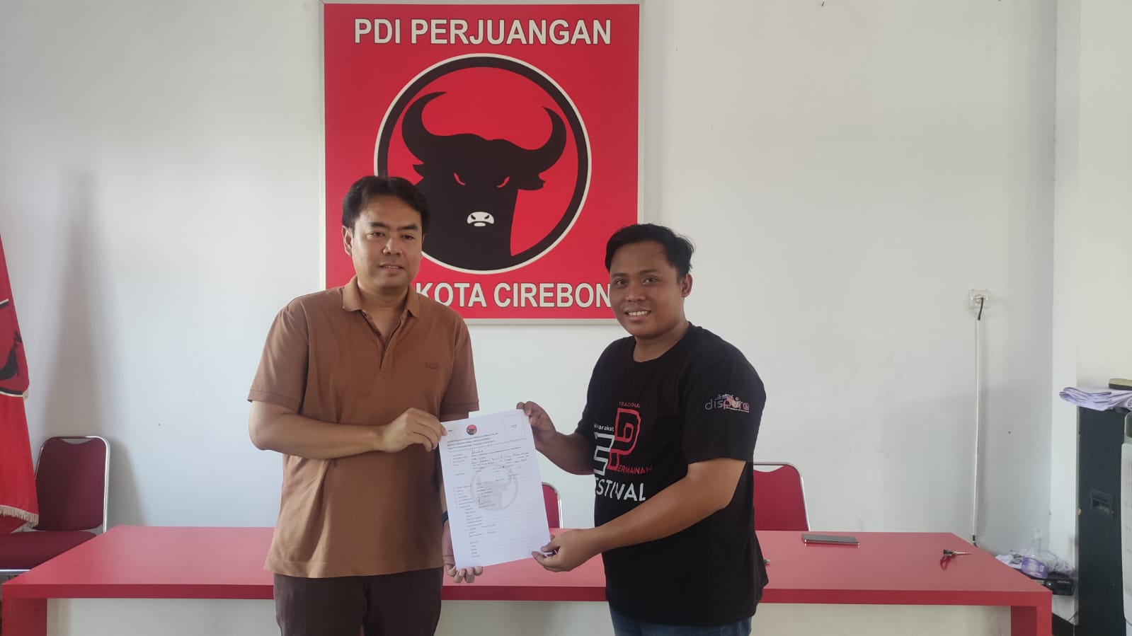 Suhendrik, Bos Media Daftar ke PDIP, Ini Alasannya Maju di Pilkada Kota Cirebon 2024