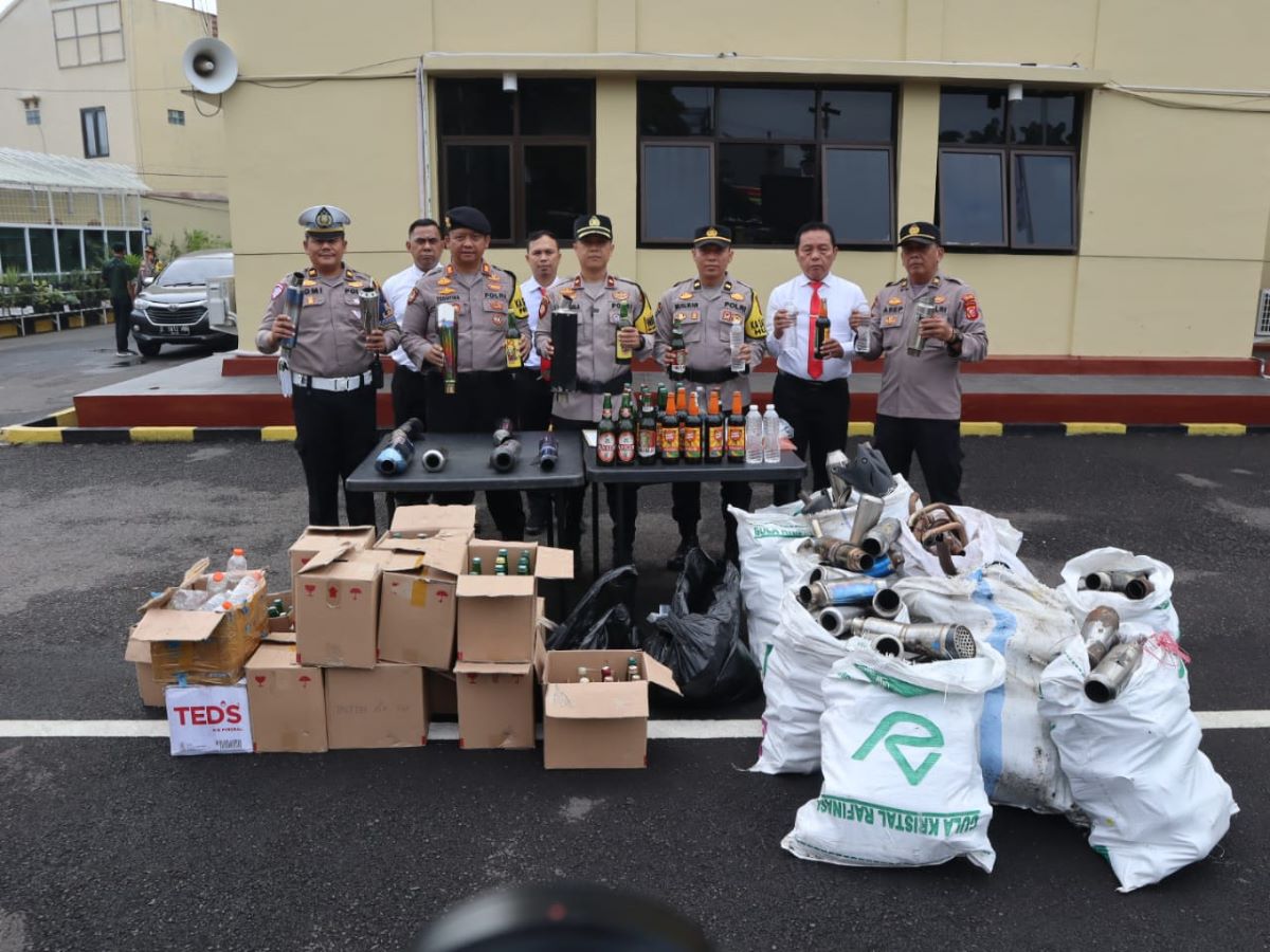 Seminggu, Polres Cianjur Sita Ratusan Knalpot Brong dan Botol Miras