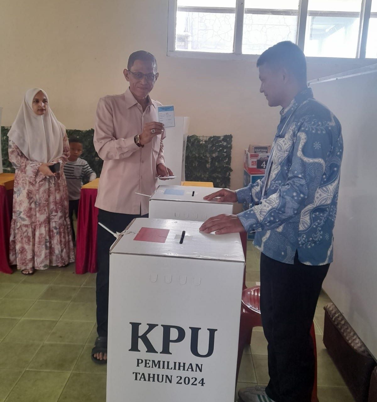 Coblos di TPS 13 Pacet, Wabup Cianjur: Penyampaian Hak Pilih Cerminan Partisipasi Masyarakat