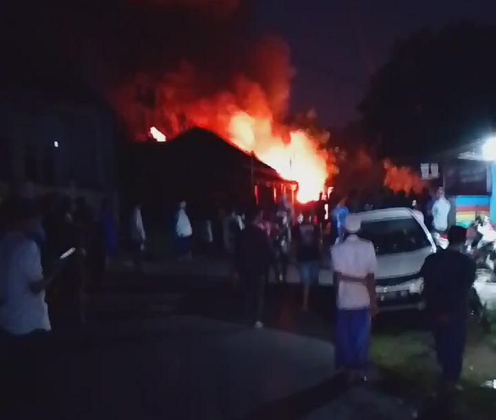 Sebuah Gudang di Sukaluyu Cianjur Hangus Terbakar, Penyebabnya Sedang Diselidiki