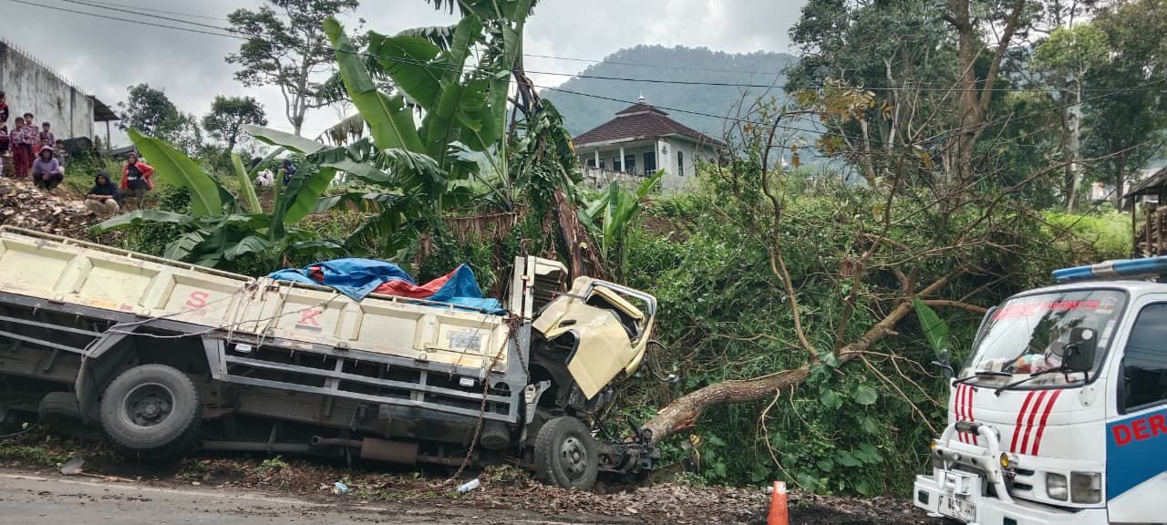 Dua Truk Terlibat Kecelakaan di Jalan Raya Cugenang Cianjur, Satu Orang Tewas