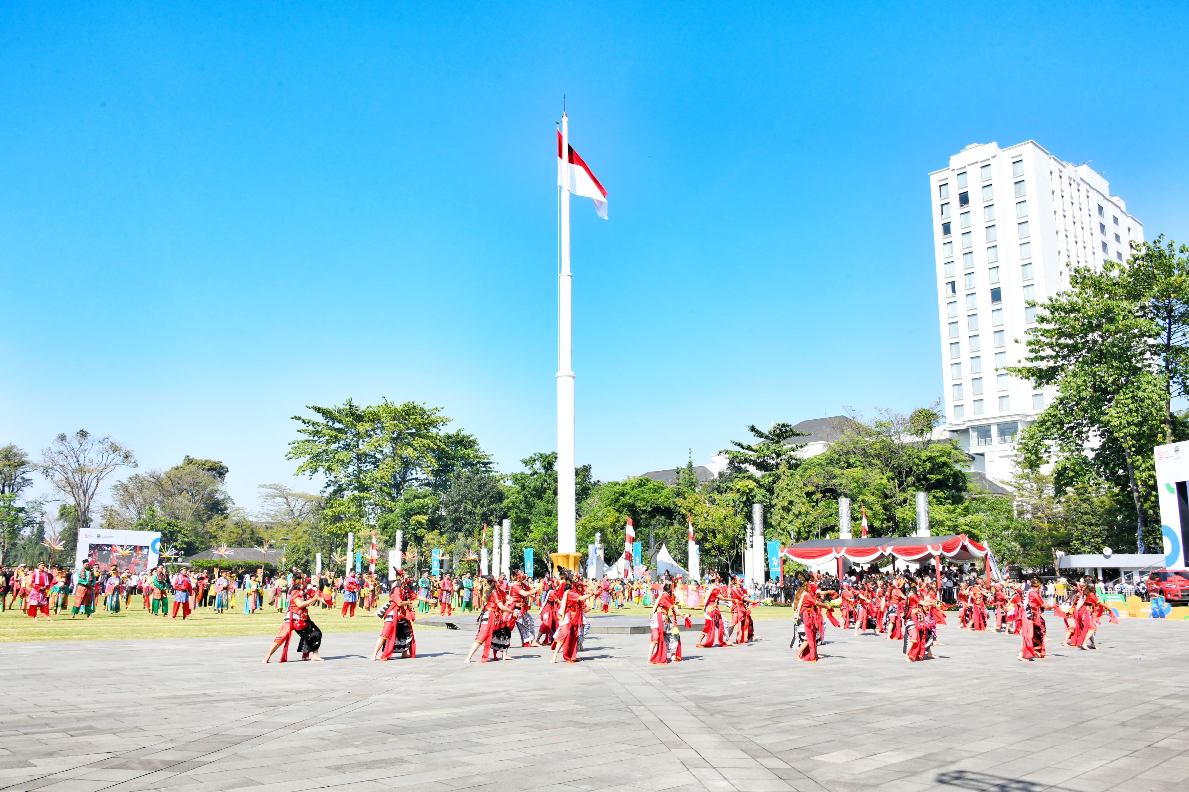 Hari Jadi ke-79 Jabar, Bey Machmudin Sampaikan Capaian Indikator Makro Pembangunan 