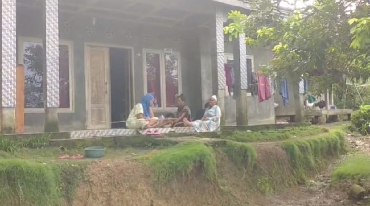 Hampir Setahun, Warga Babakan Inpres Agrabinta Masih Bertahan di Zona Merah