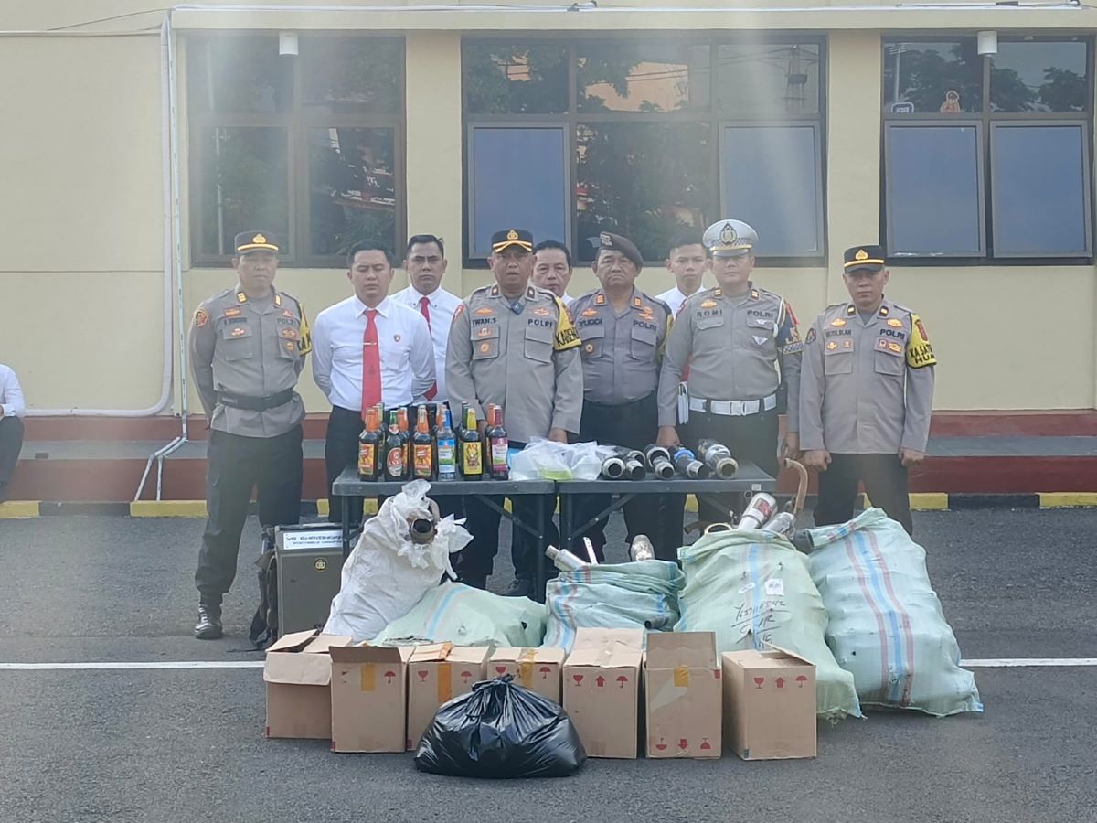 Dalam Sepekan, Polres Cianjur Amankan Ratusan Botol Minuman Keras dan Knalpot Brong