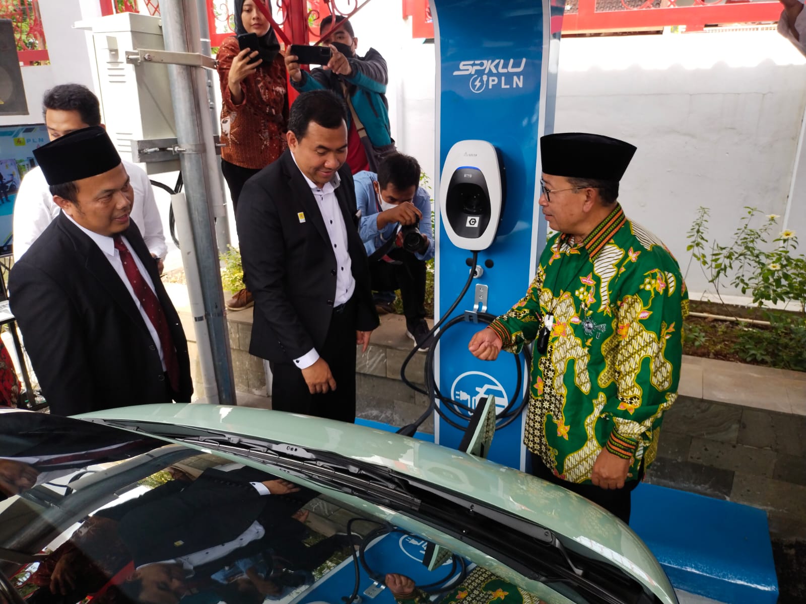 PLN Cianjur Resmikan SPKLU Kendaraan Listrik di Kantor Setda, Total Ada Enam, Segini Biaya Sekali Cas