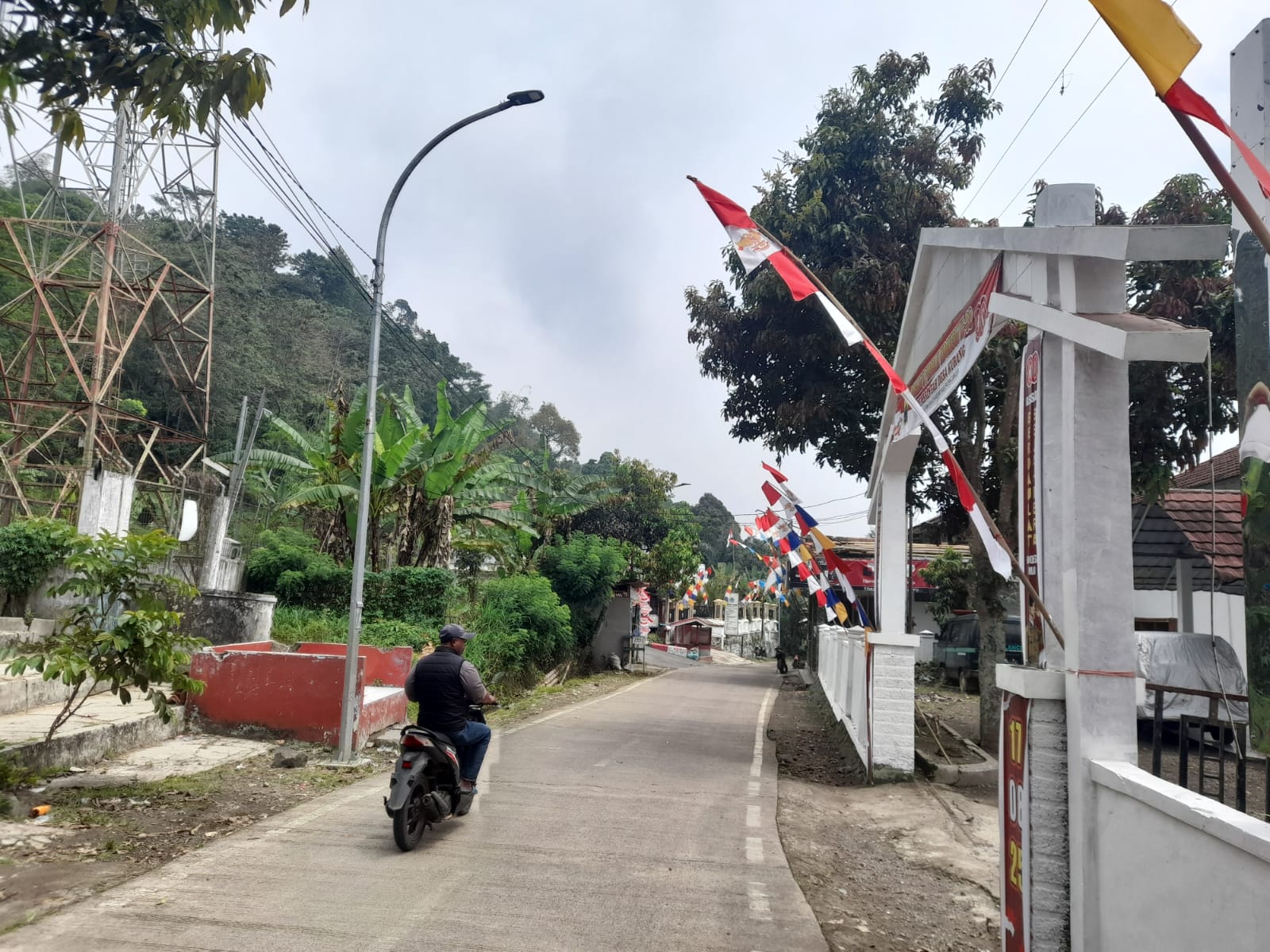 Minim Penerangan, Desa Kubang Cianjur Butuh 50 Lampu PJU 