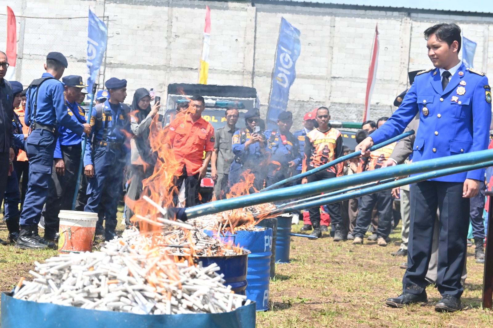 Upacara HUT Damkar, Satpol PP, dan Linmas di Cianjur Diwarnai Pemusnahan Miras