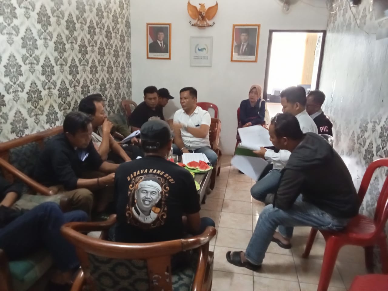 Puluhan Pedagang Pasar Induk Cianjur Resah Uangnya Tak Bisa Ditarik di LKM