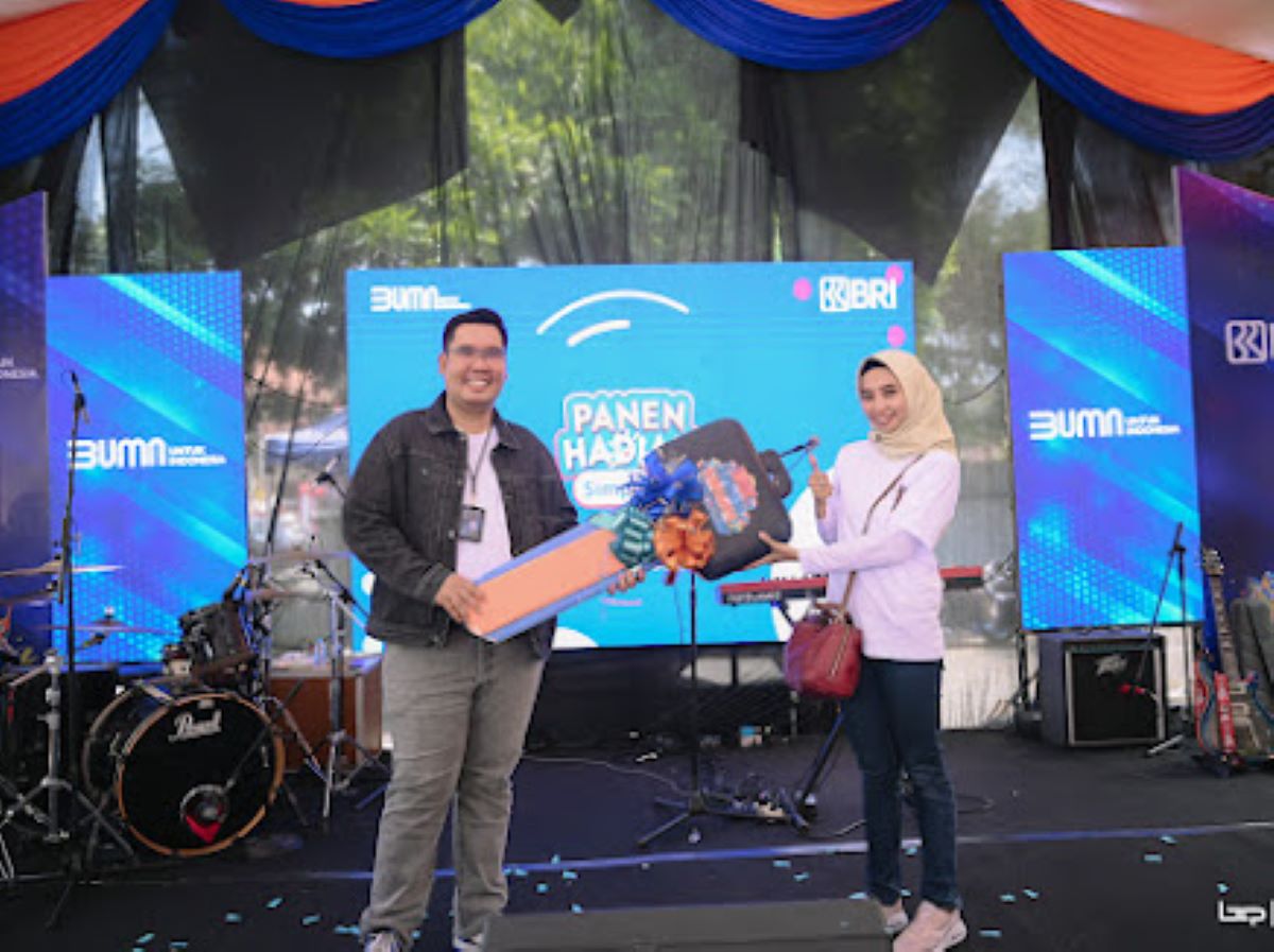 BRI Cabang Cianjur Serahkan Hadiah Undian Panen Hadiah Simpedes