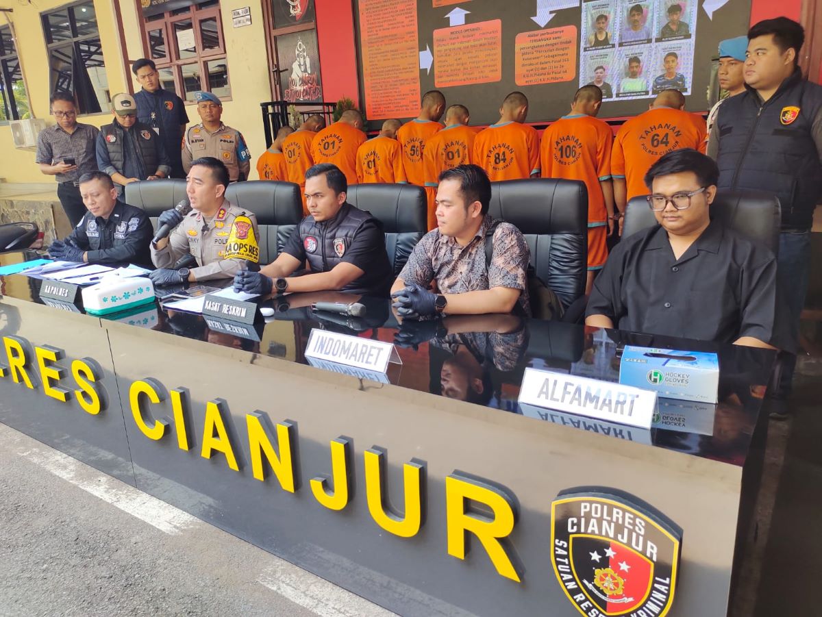 Satreskrim Polres Cianjur Ringkus Enam Tersangka Pencuri Spesialis Alfamart dan Indomaret