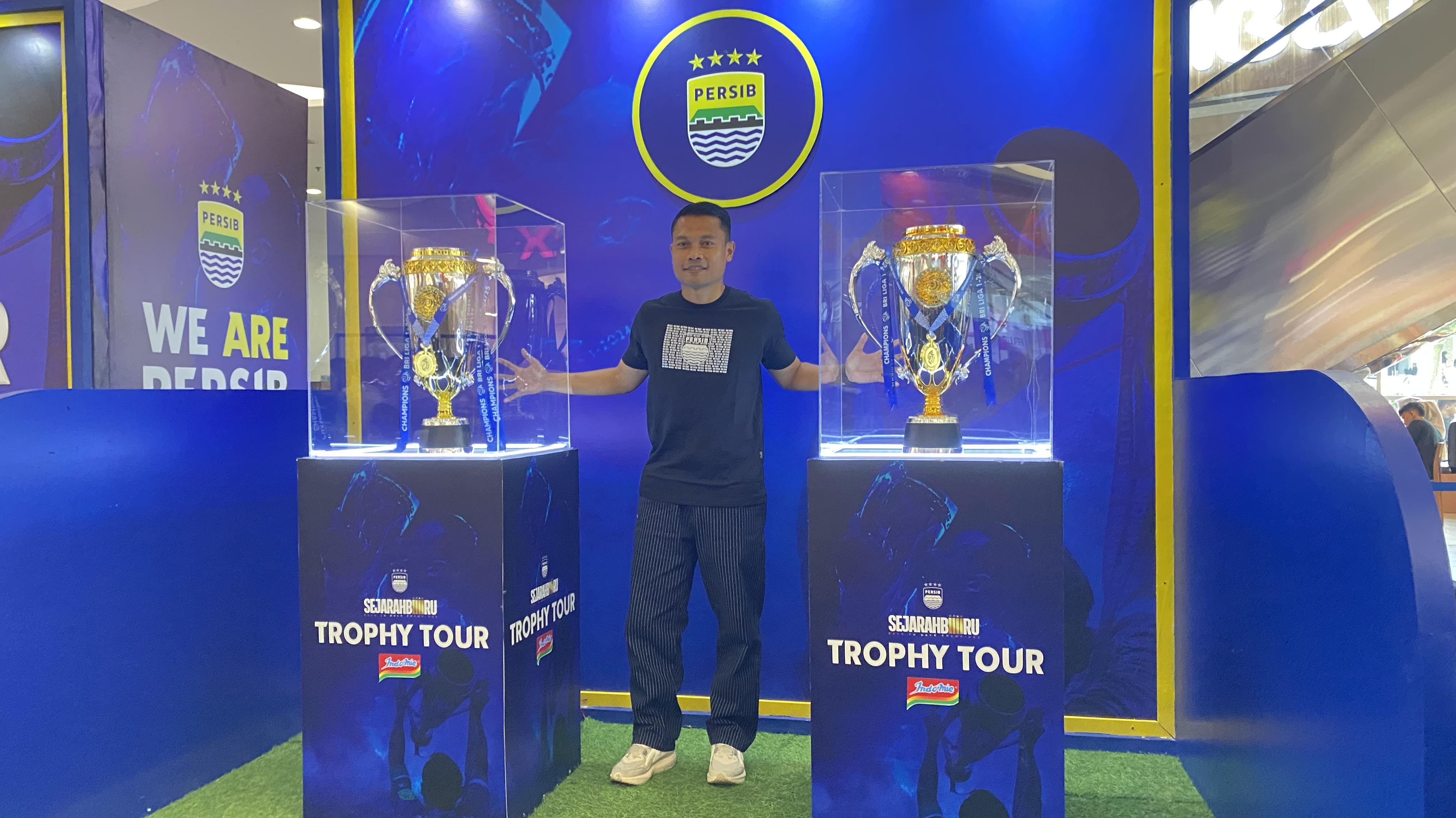 Cianjur Jadi Titik Trophy Tour Persib, Bobotoh Antusias Bertemu Dedi Kusnandar