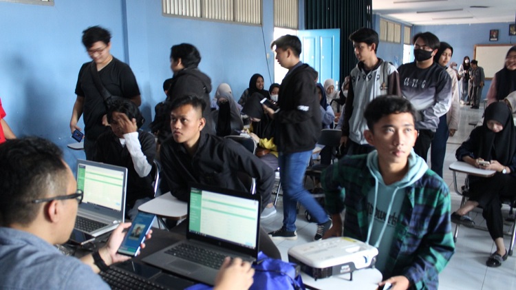 Disdukcapil Goes To Campus,  135 Mahasiswa UNPI Cianjur Miliki KTP Digital 