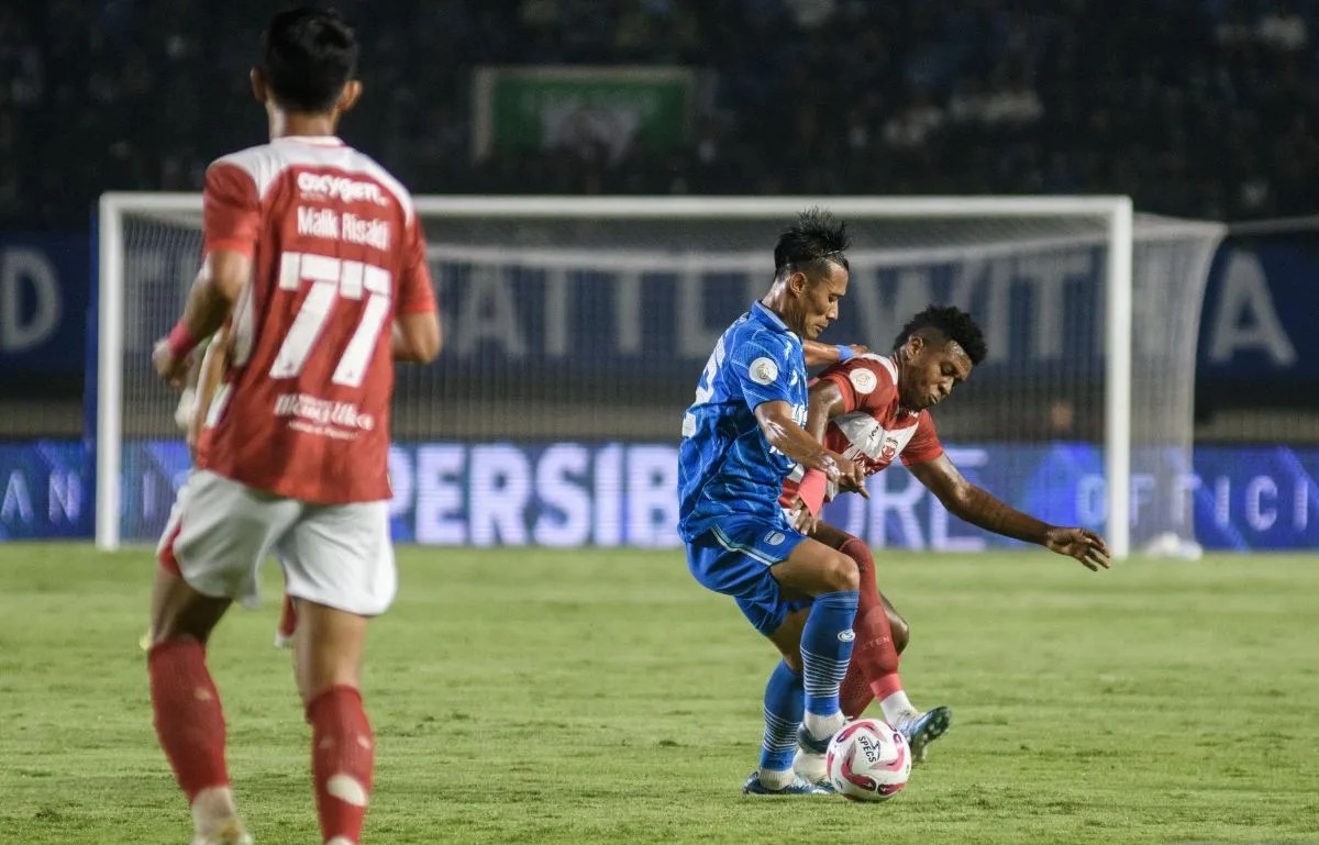 Henhen Ingin Persib Bandung Tutup Kompetisi Liga 1 dengan Kemenangan