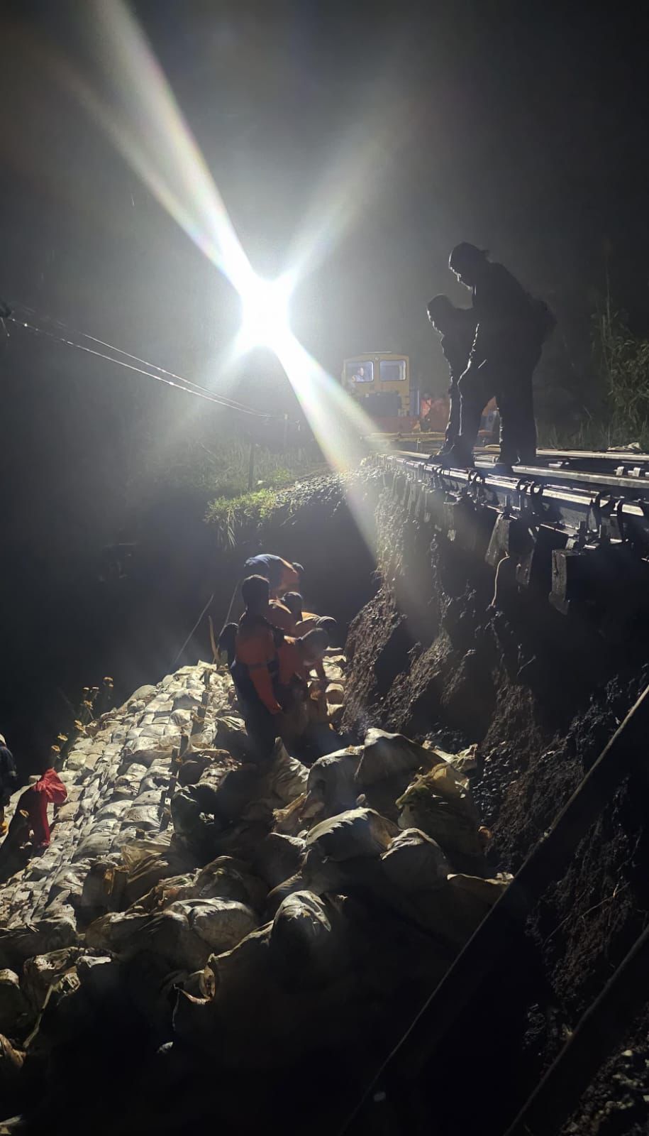 Lagi, Lintasan KA Cibeber - Lampegan Terjadi Gogosan  