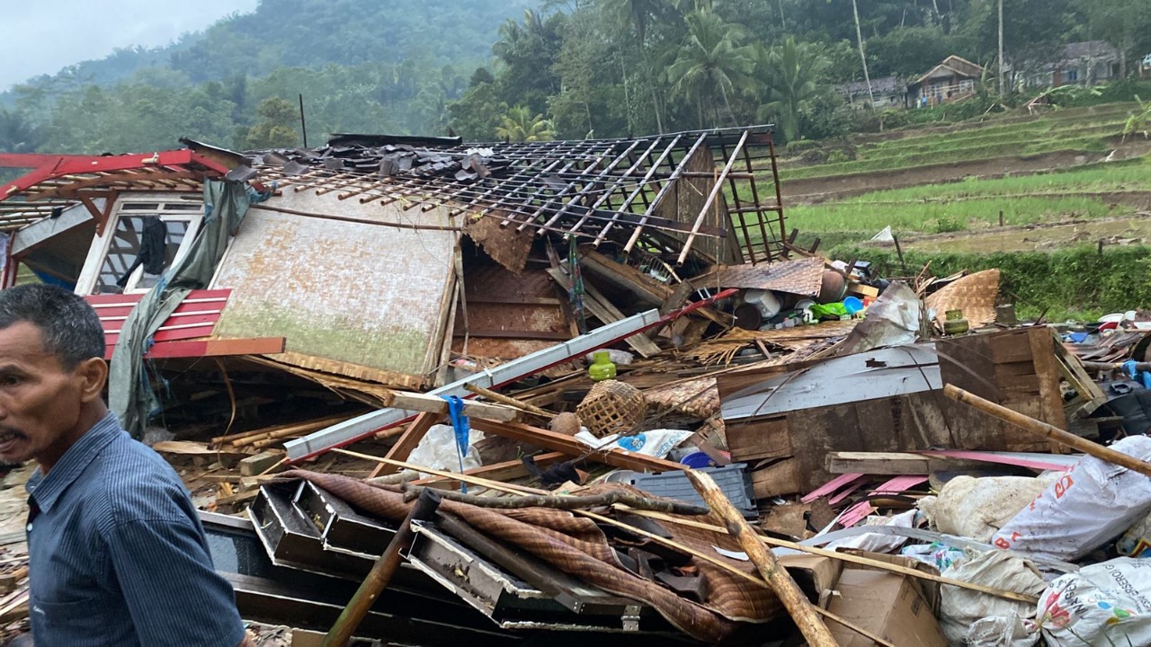 Cianjur Tetapkan Status Siaga Banjir dan Longsor, 1.000 Retana Diterjunkan