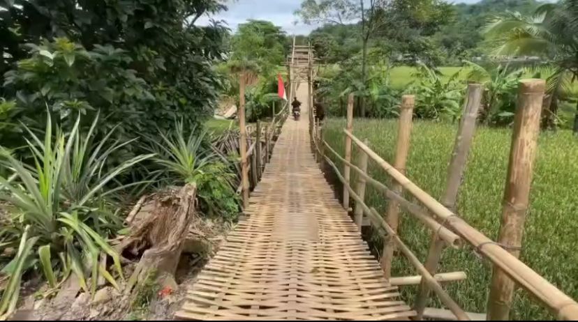 Warga Campaka Minta Pemkab Cianjur Segera Bangun Jembatan Permanen