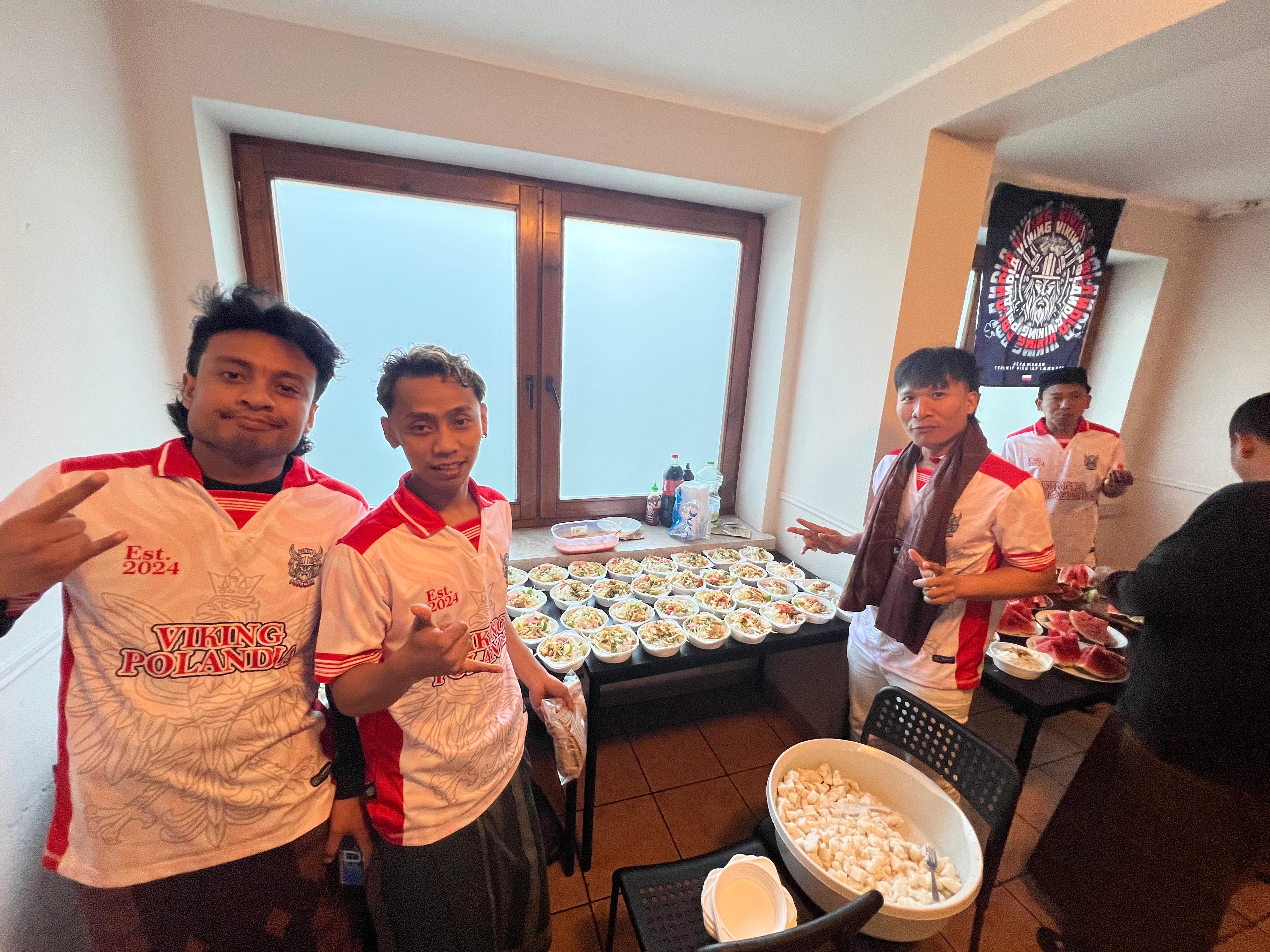 Viking Poland Rayakan Kemenangan Pangeran Biru dari Benua Biru