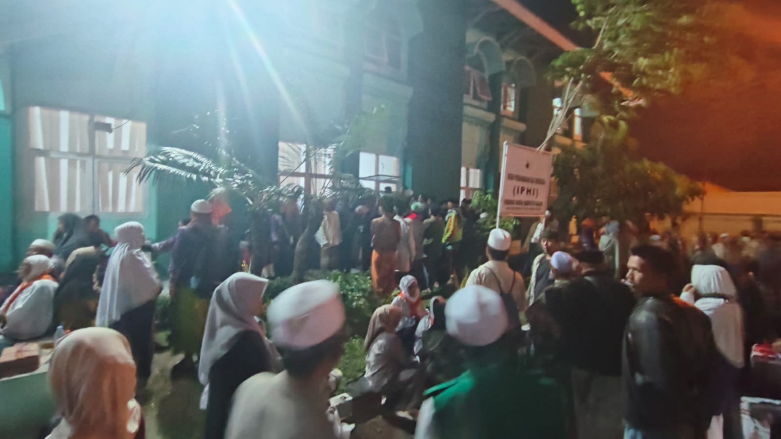 Jemaah Haji Kloter 56 Asal Kabupaten Cianjur Tiba dengan Selamat