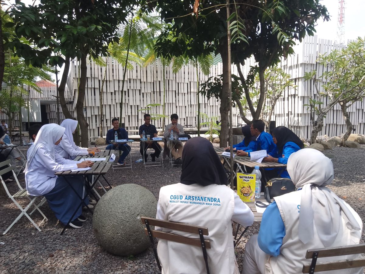 SMAN 1 Cianjur Sabet Juara 1 Kompetisi Debat Daerah