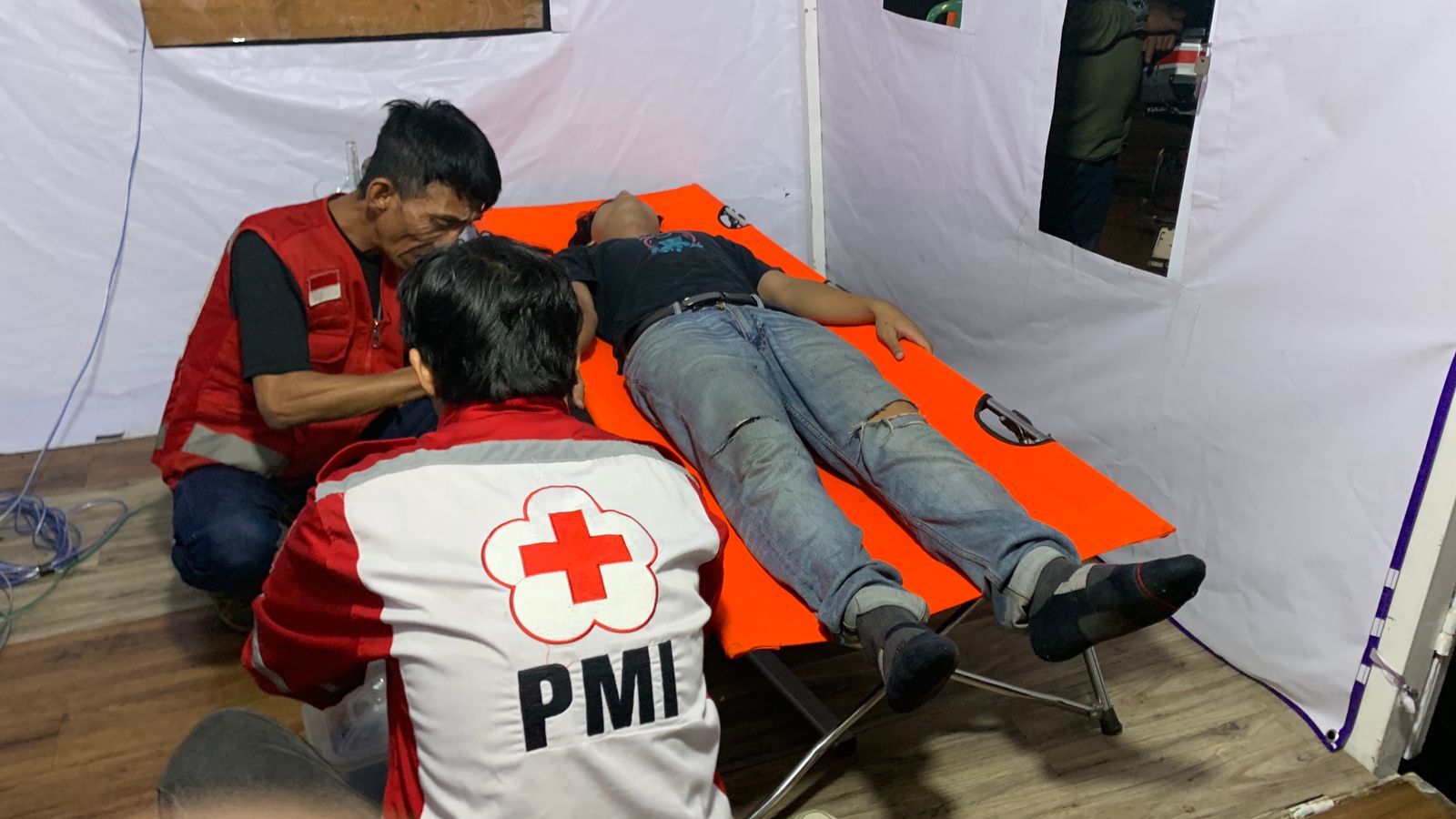 Akibat Jalan Berlubang, Pemudik Alami Kecelakaan Tunggal di Jalan Pramuka Cianjur