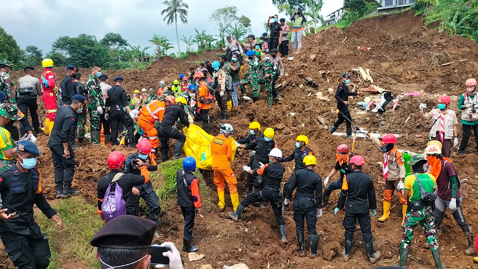 Adsuminta Menangis Jenazah Dua Keponakannya Ditemukan sedang Berpelukan