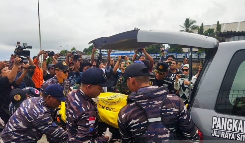 Tim SAR Temukan Korban Kapal Tenggelam di Selat Bali