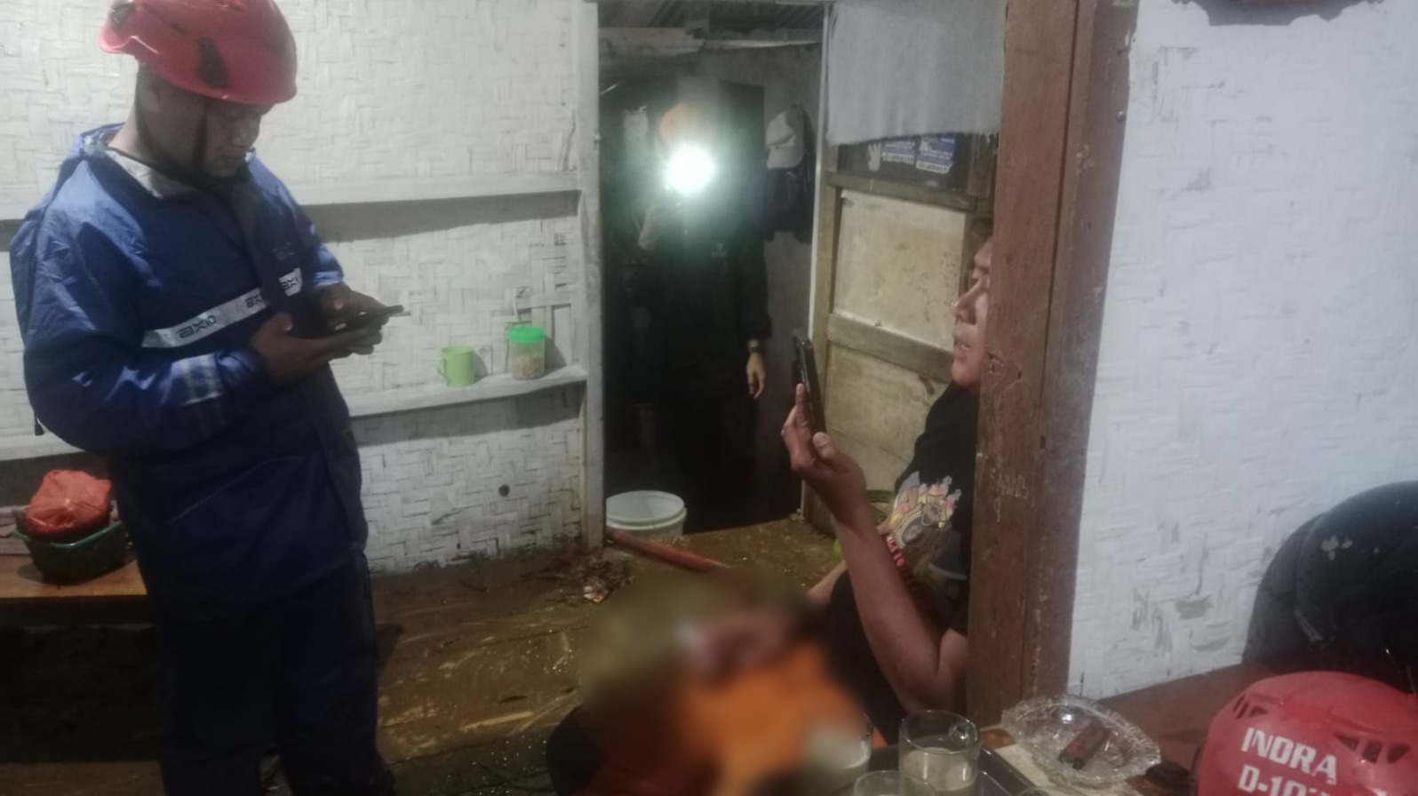 Banjir Disertai Lumpur Terjang Rumah di Batulawang Cianjur