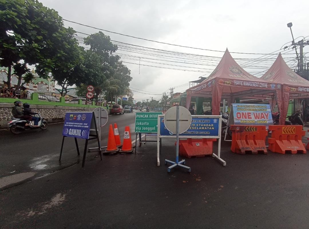 Kurangi Beban Lalulintas di Kawasan Puncak, Polisi Tutup Total Jalan Cianjur-Bogor Pukul 20.00 WIB