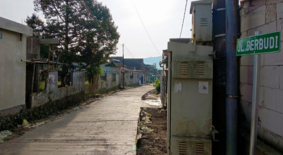 Komitmen Realisasikan Jalan Beton di Desa Pakuon Cianjur, Budhy Setiawan: Sangat Diperlukan Masyarakat