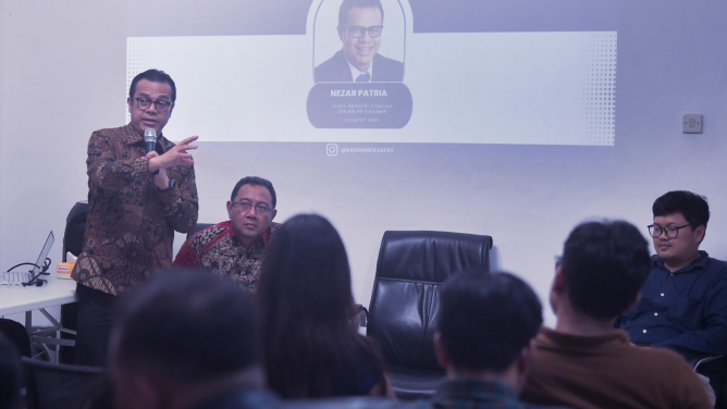 Wamen Nezar Ingatkan Risiko Pemanfaatan AI