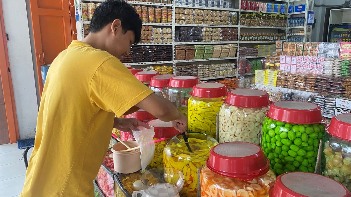 Penjualan Oleh-oleh Khas Cianjur Lesu saat Libur Lebaran, Omset Pedagang Menurun