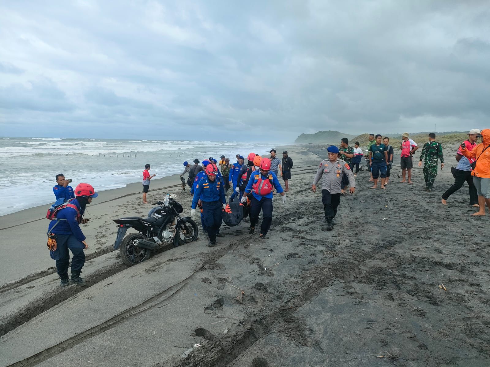 Dua Nelayan Cidaun yang Dilaporkan Hilang Ditemukan Tewas di Pantai Ciujung