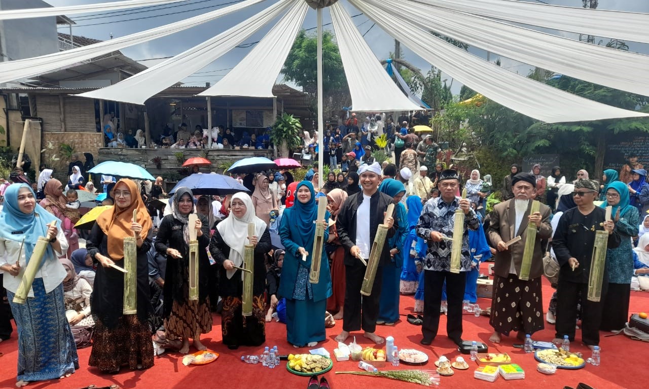 Ditandai Pukul Kentongan, Gerakan Quick Win Kemenduk Bangga Resmi Diluncurkan di Cianjur