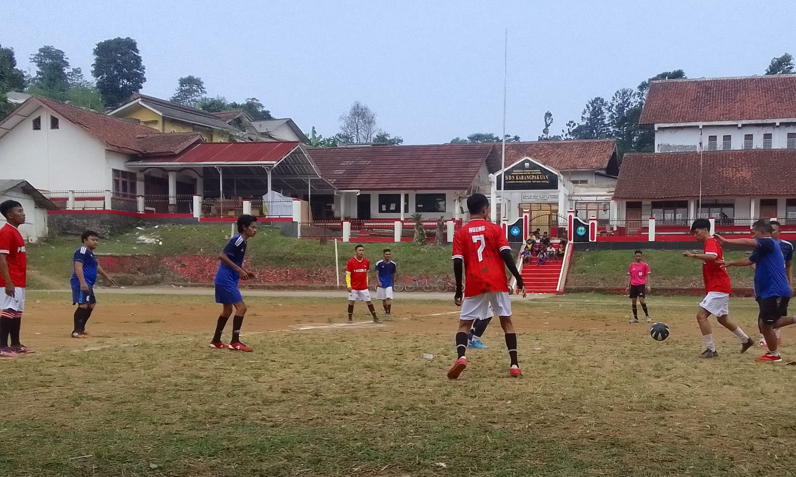 20 Tim Instansi Pemerintah di Sukaresmi Cianjur Bersaing dalam Sepak Bola Mini 