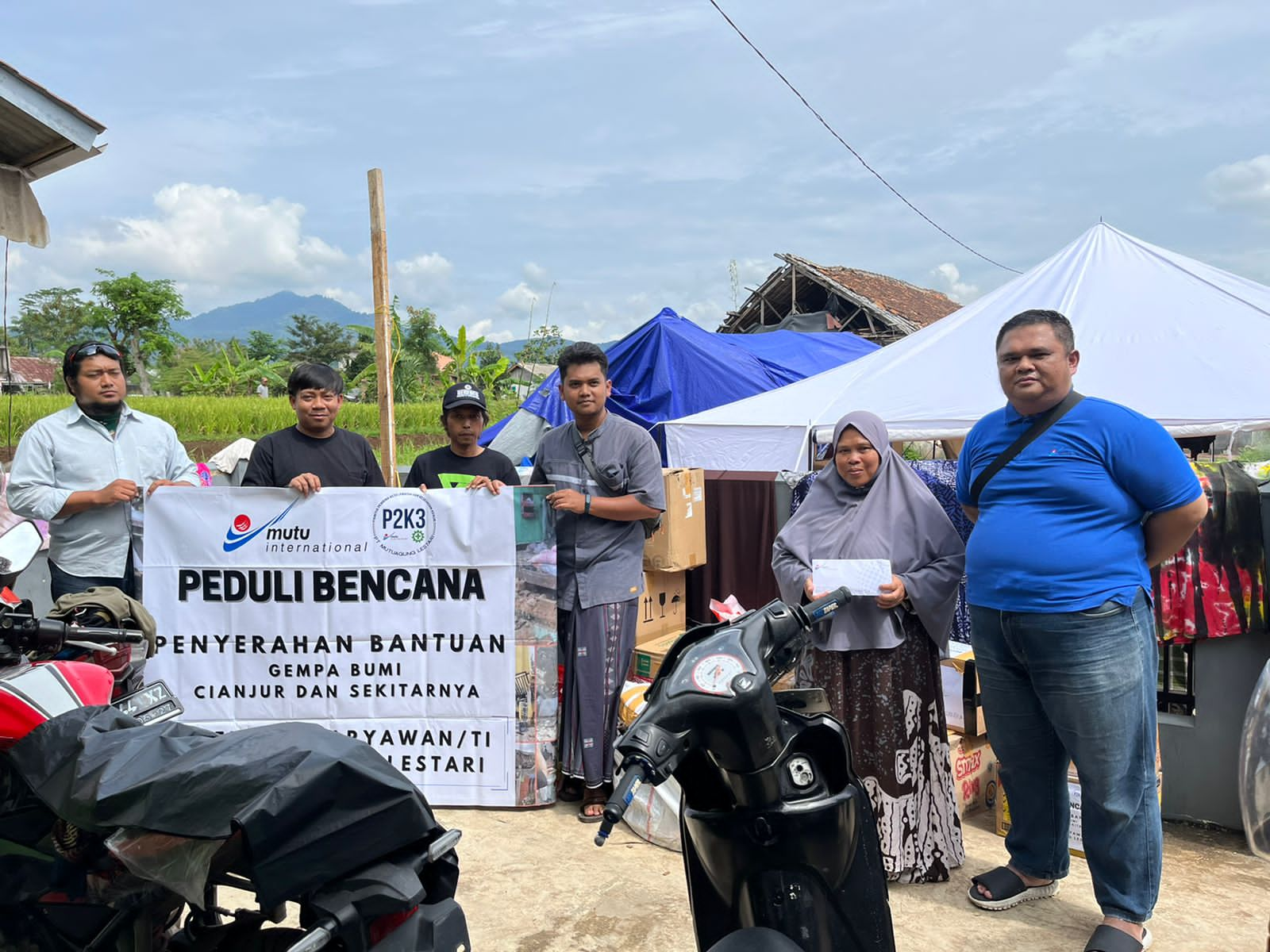 MUTU International Peduli Serahkan Bantuan dan Kunjungi Posko Bencana Korban Gempa Cianjur