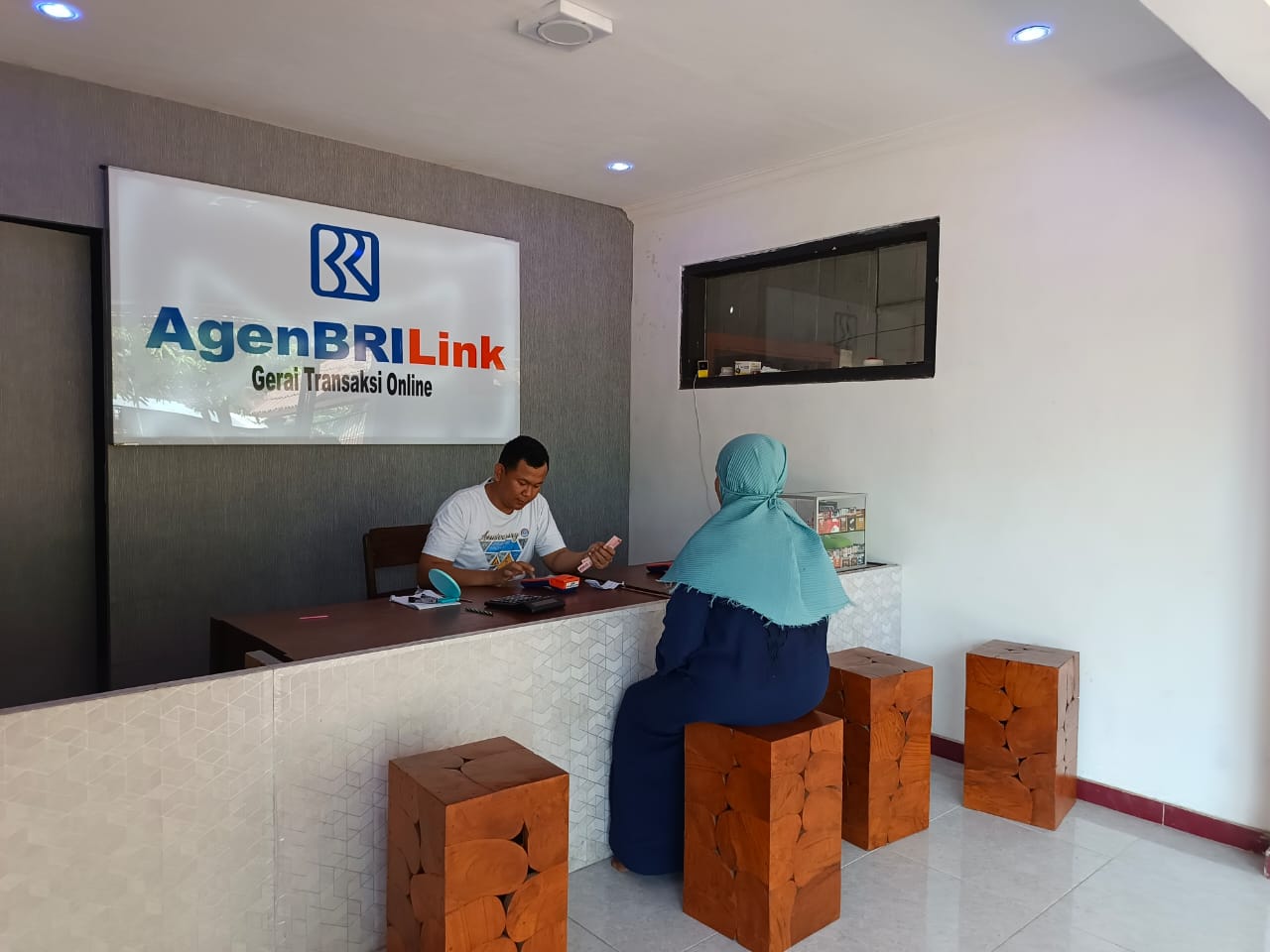 Berawal dari Coba Coba, AgenBRILink di Situbondo Sekarang Berhasil Dekatkan Akses Perbankan bagi Masyarakat